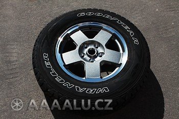 ORIGINAL JEEP + GOODYEAR 245/75 R17